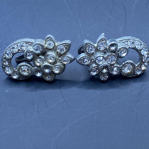 Vintage Rhinestone Screw Back Earrings Silver Tone Floral Cluster MCM *Read* - Picture 1 of 2